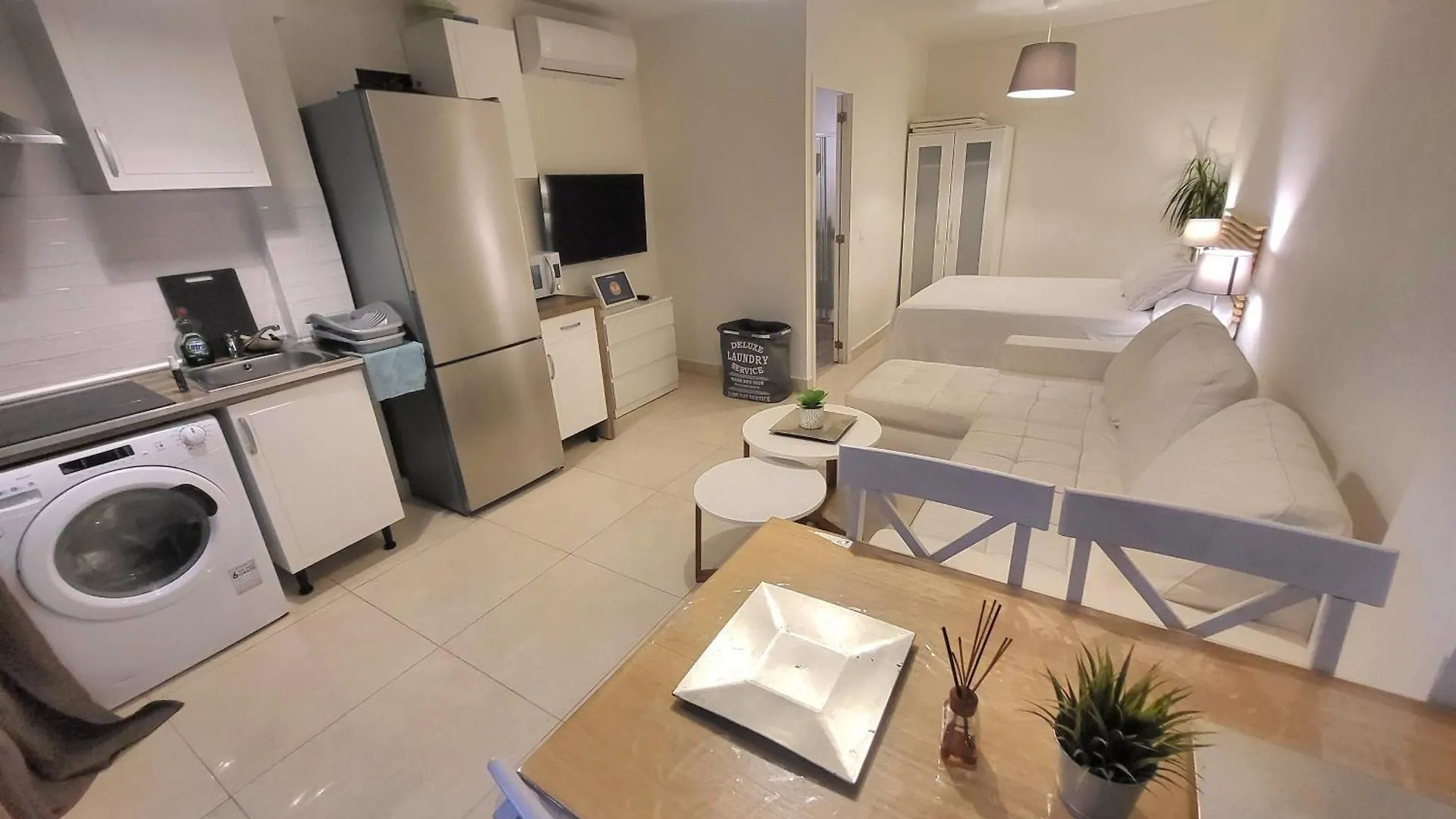 Apartment Beach Bungalow Port,Free Parking Estepona