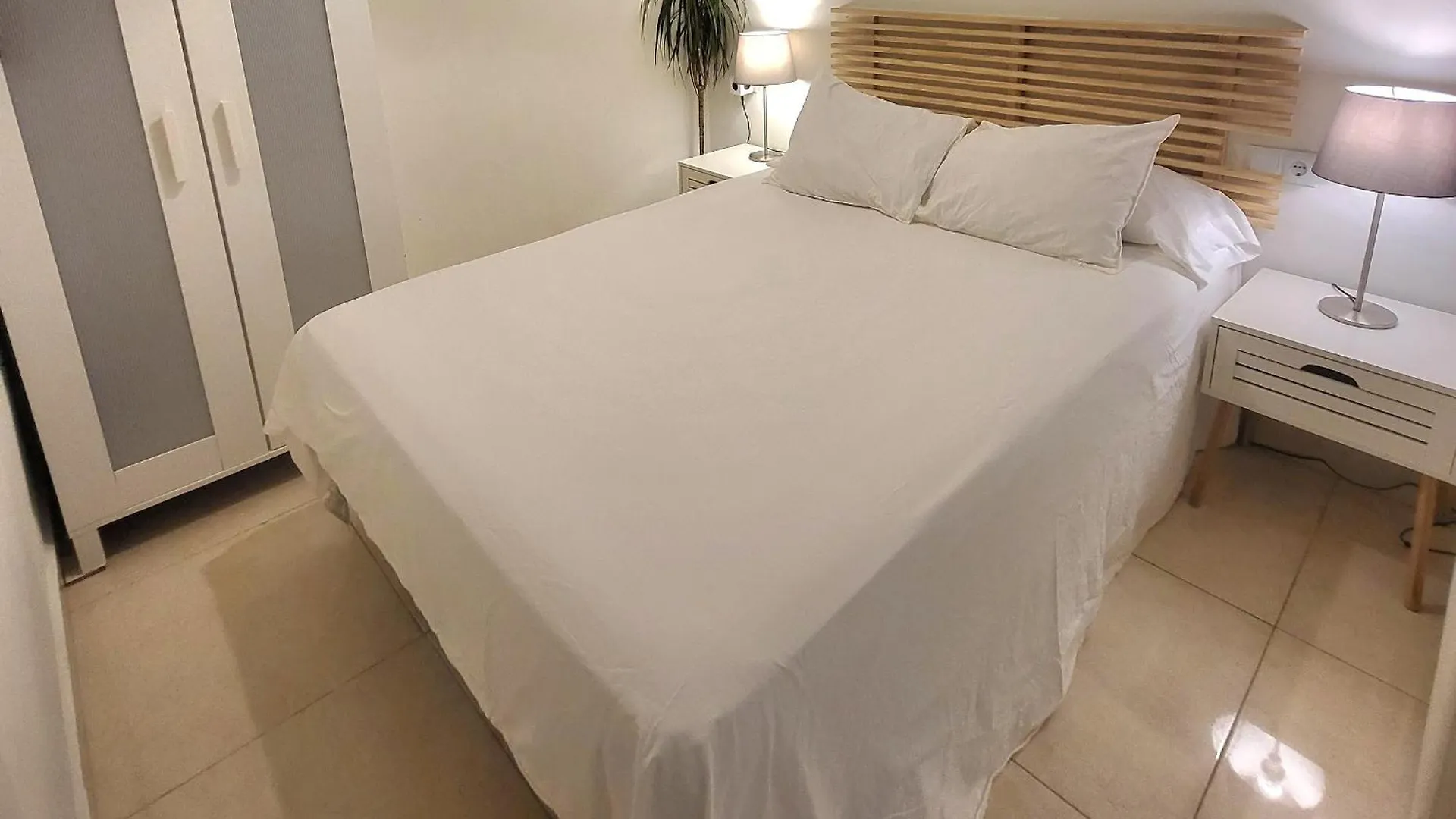 Beach Bungalow Port,Free Parking Estepona Spain